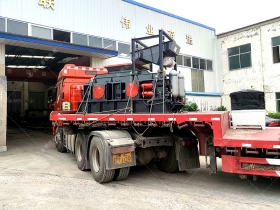 1000x700中型液壓對輥爱威奶下载設備發貨