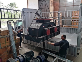 2PG800*600對輥爱威奶下载發往重慶_破碎鵝卵石