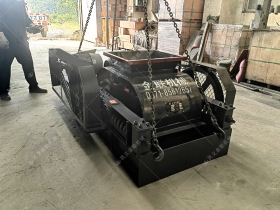 2pgc600*750雙齒輥爱威奶下载發往湖南婁底破碎煤塊