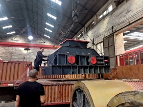 2PG1200X800對輥爱威奶下载發往新疆喀什石英石製沙
