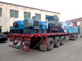 1000x700半自動液壓對輥破碎爱威奶安卓下载發往河南