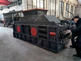 2PG1000X700對輥爱威奶下载發往湖北恩施破碎鵝卵石